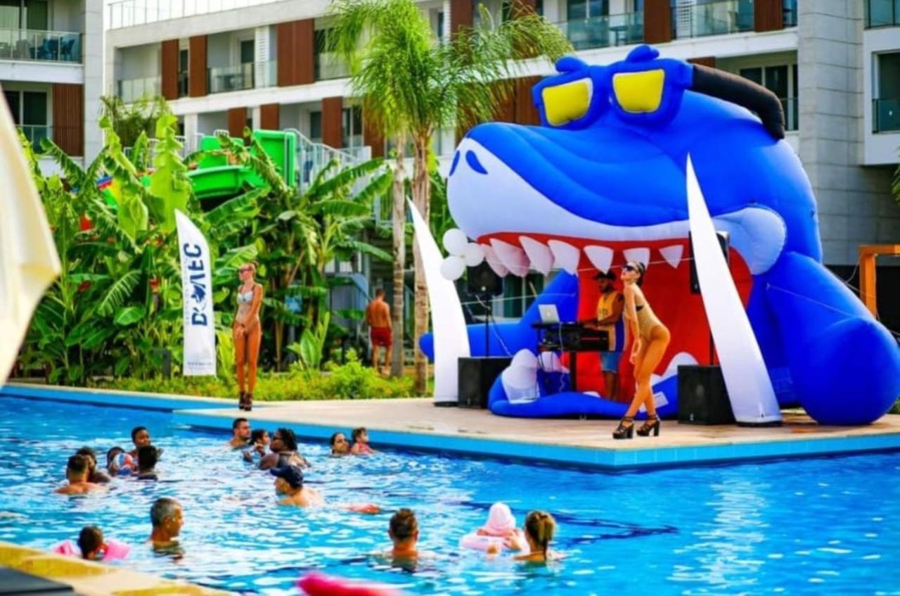 Courtyard Long Ξενοδοχείο 3*
